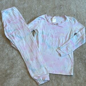 ESME pajama set
Smoke free pet free home
Amazing condition